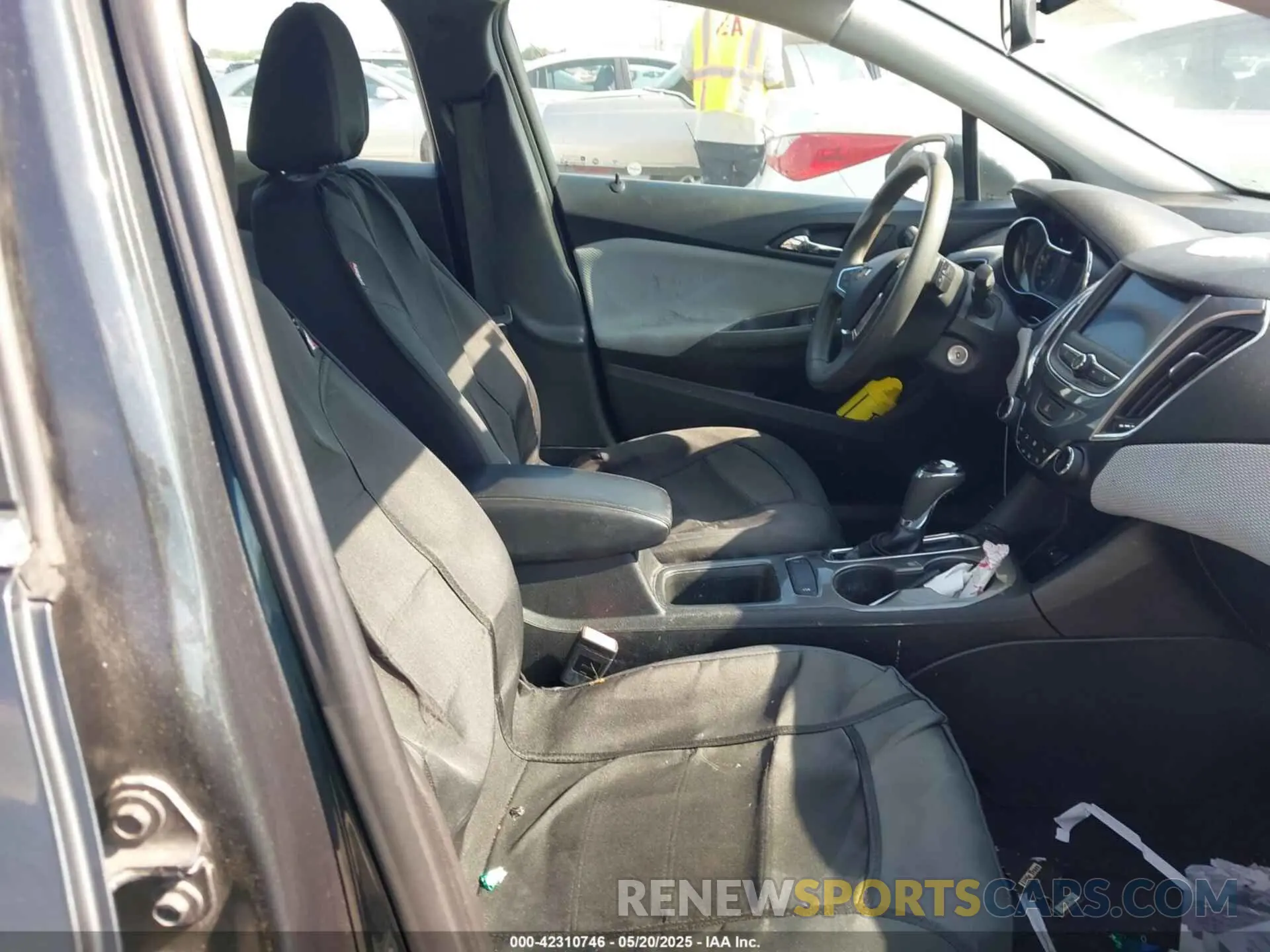 5 fotografías del automóvil dañado 3G1BE6SM4KS542770 CHEVROLET CRUZE 2019