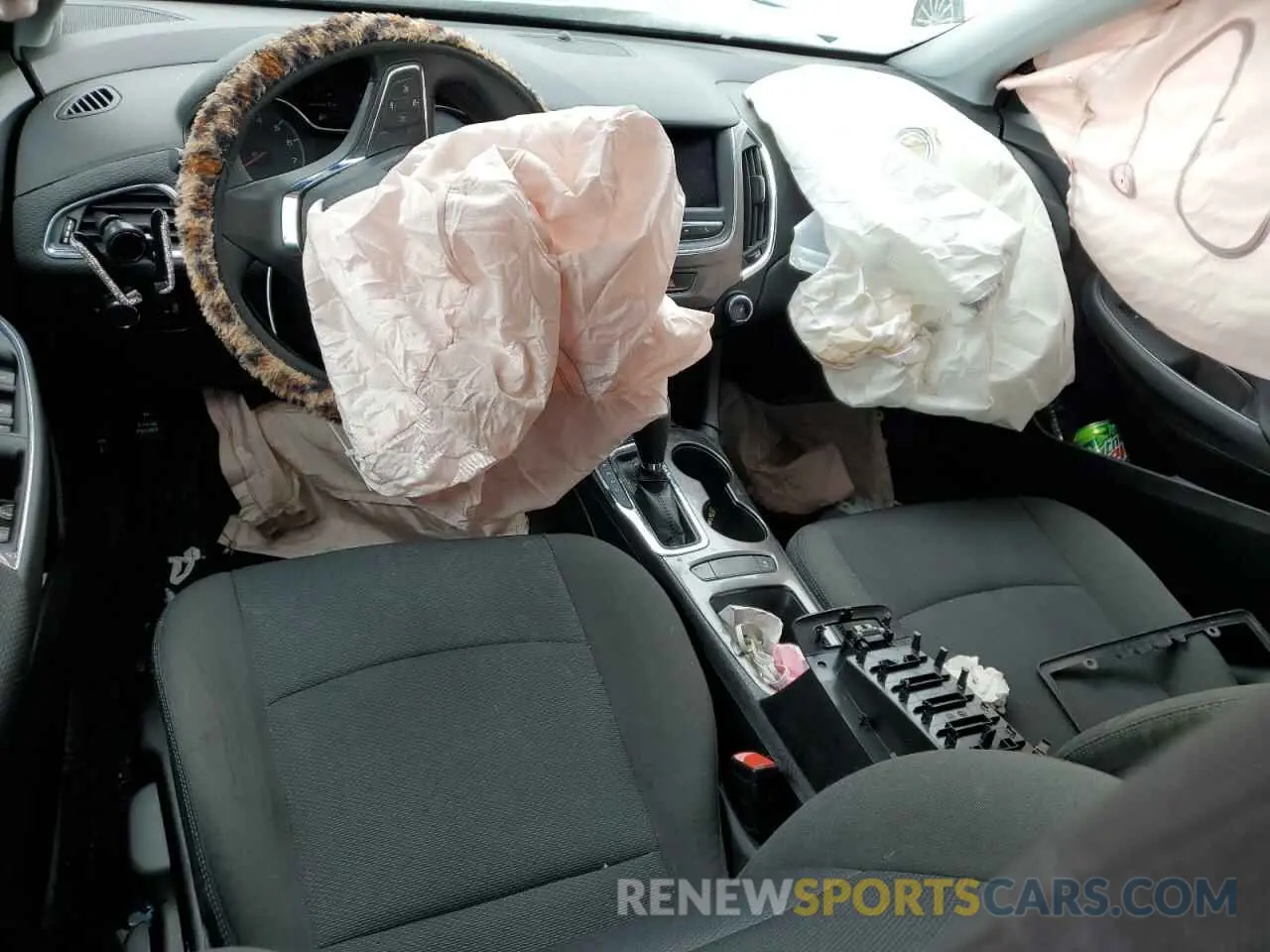 8 fotografías del automóvil dañado 3G1BE6SM4KS588700 CHEVROLET CRUZE 2019