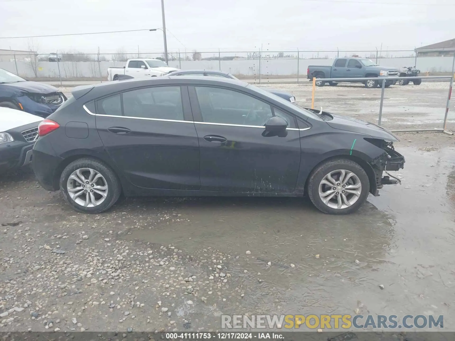 13 fotografías del automóvil dañado 3G1BE6SM6KS564012 CHEVROLET CRUZE 2019