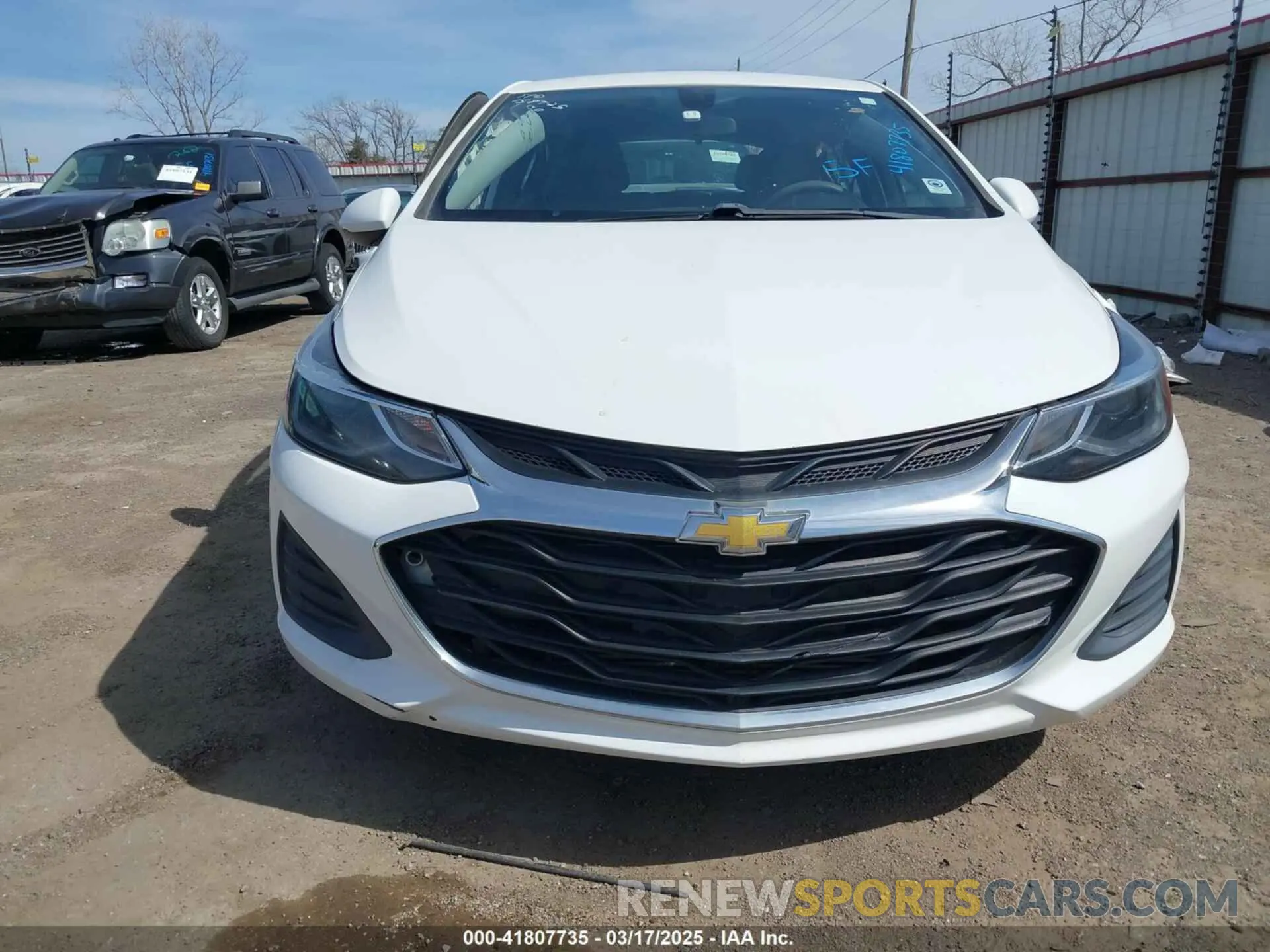 12 fotografías del automóvil dañado 3G1BE6SM7KS539118 CHEVROLET CRUZE 2019