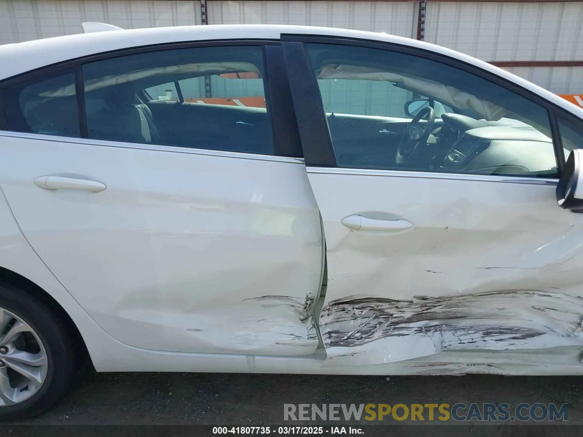 13 fotografías del automóvil dañado 3G1BE6SM7KS539118 CHEVROLET CRUZE 2019
