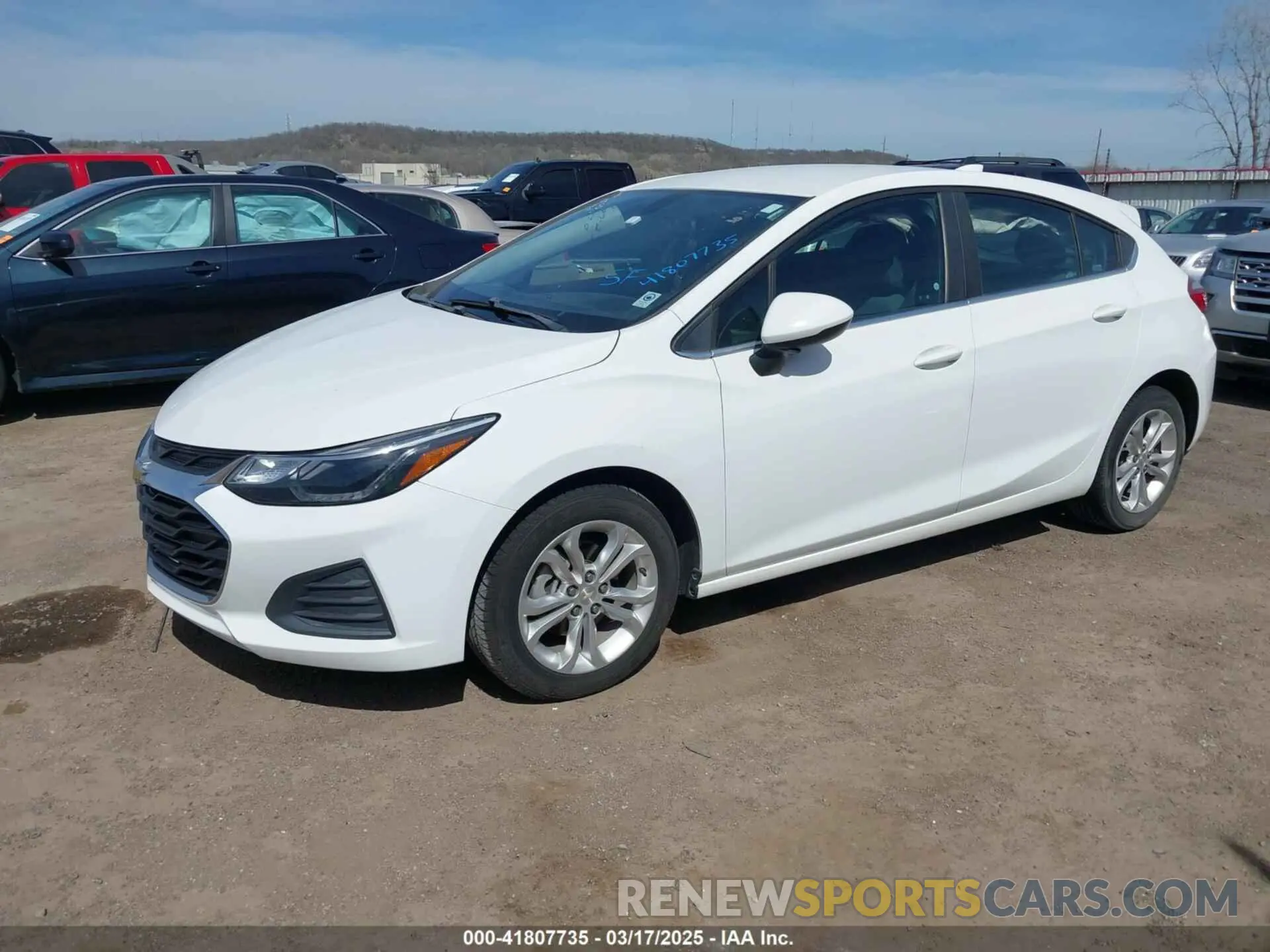 2 fotografías del automóvil dañado 3G1BE6SM7KS539118 CHEVROLET CRUZE 2019