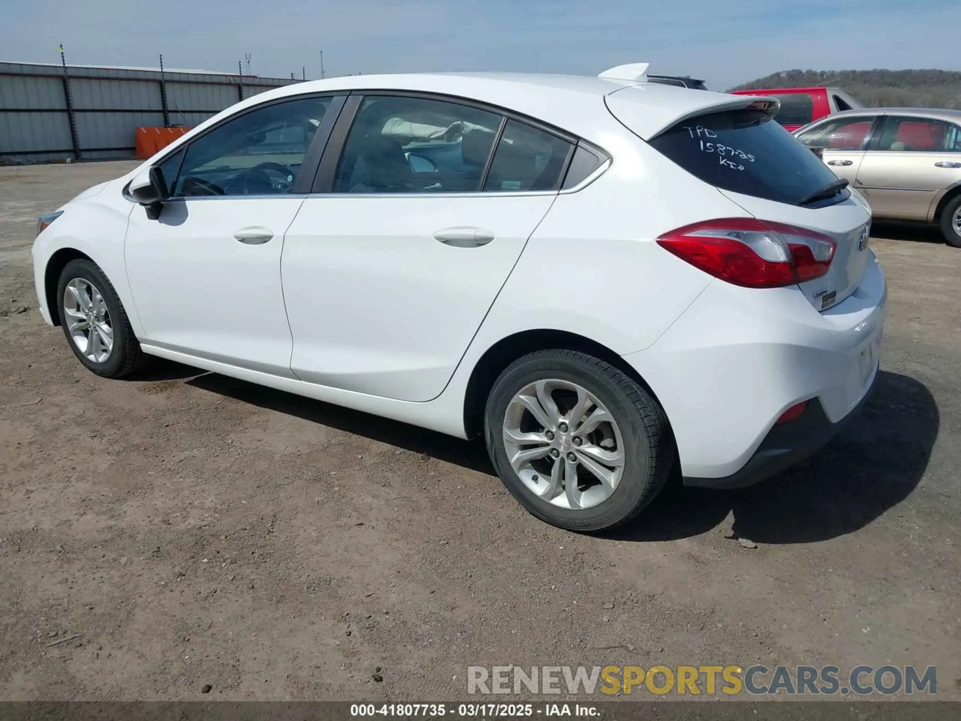 3 fotografías del automóvil dañado 3G1BE6SM7KS539118 CHEVROLET CRUZE 2019