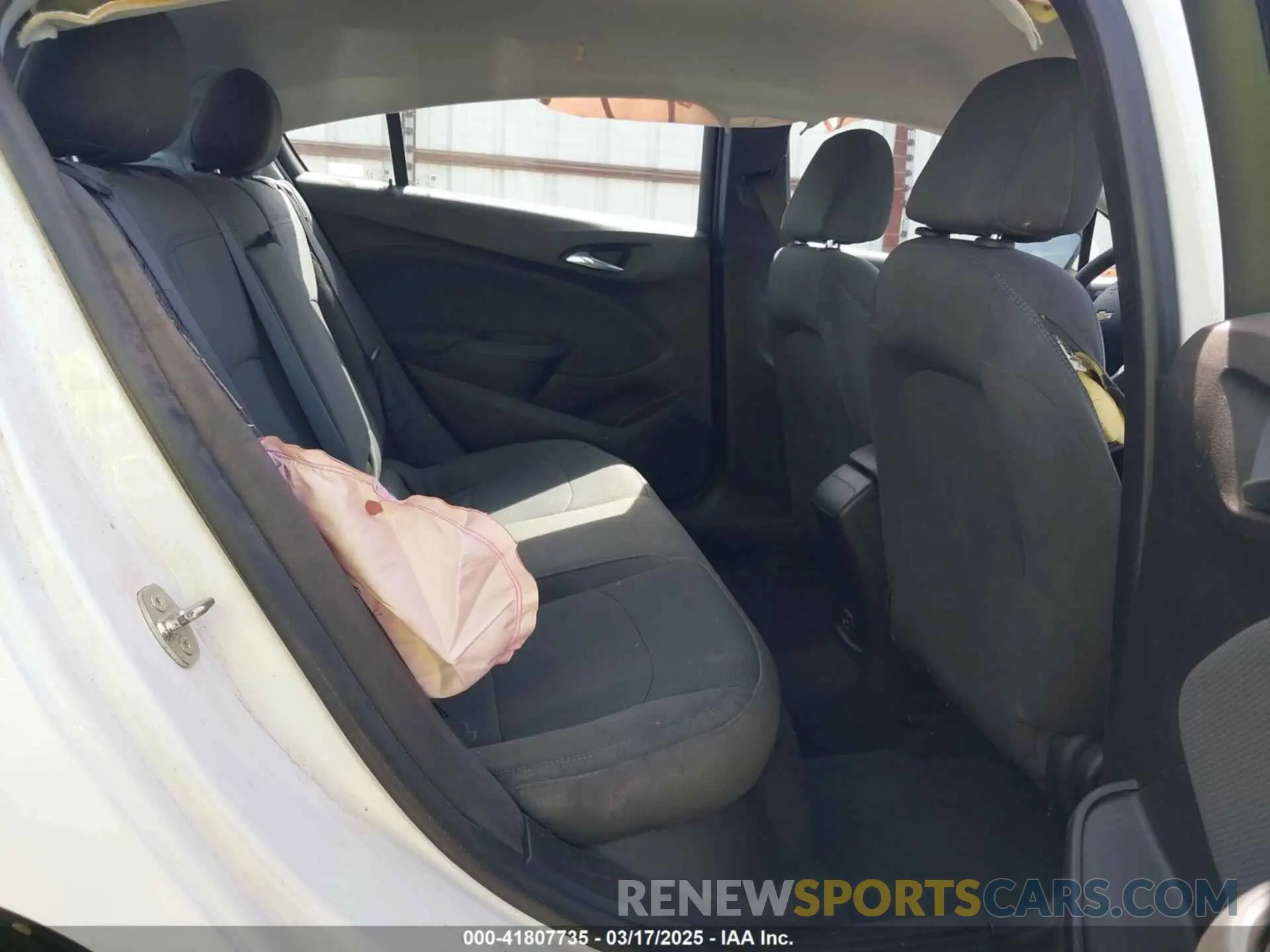 8 fotografías del automóvil dañado 3G1BE6SM7KS539118 CHEVROLET CRUZE 2019