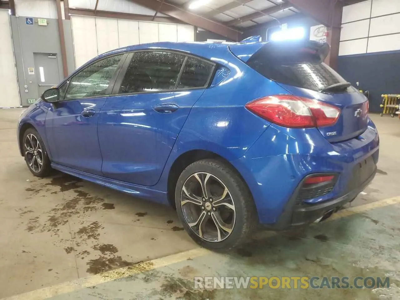 2 fotografías del automóvil dañado 3G1BE6SM7KS550328 CHEVROLET CRUZE 2019