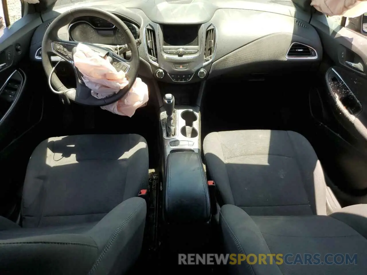 8 fotografías del automóvil dañado 3G1BE6SM8KS539239 CHEVROLET CRUZE 2019