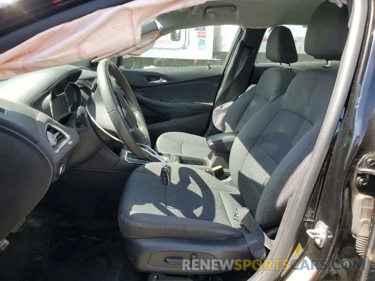 7 fotografías del automóvil dañado 3G1BE6SM8KS562617 CHEVROLET CRUZE 2019