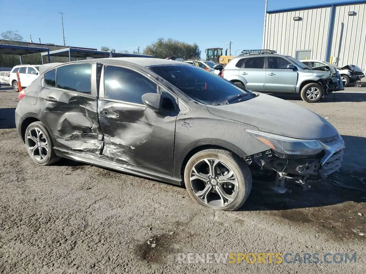 4 fotografías del automóvil dañado 3G1BE6SM8KS567638 CHEVROLET CRUZE 2019