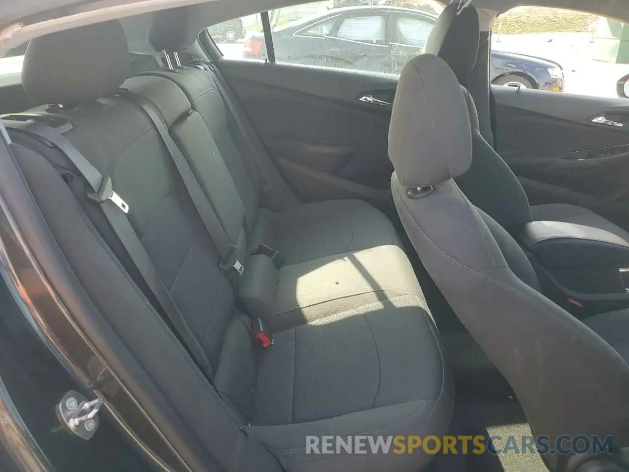 10 fotografías del automóvil dañado 3G1BE6SM8KS611041 CHEVROLET CRUZE 2019
