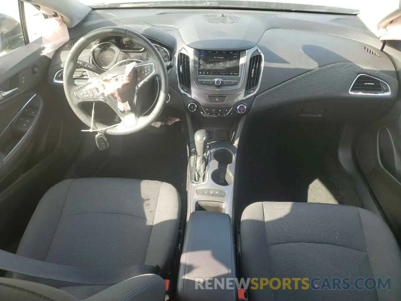 8 fotografías del automóvil dañado 3G1BE6SM8KS611041 CHEVROLET CRUZE 2019