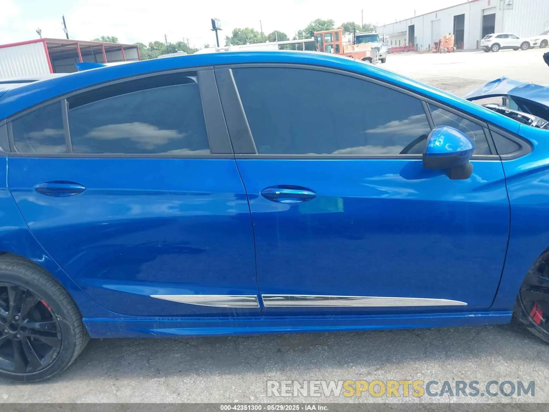 13 fotografías del automóvil dañado 3G1BF6SMXKS570523 CHEVROLET CRUZE 2019