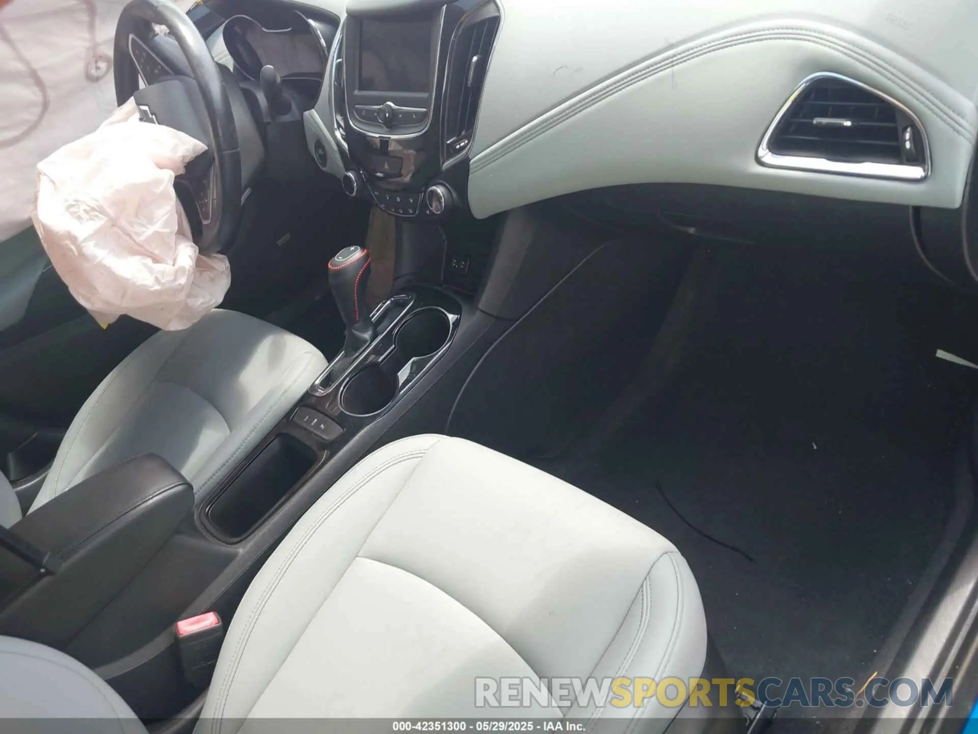 5 fotografías del automóvil dañado 3G1BF6SMXKS570523 CHEVROLET CRUZE 2019
