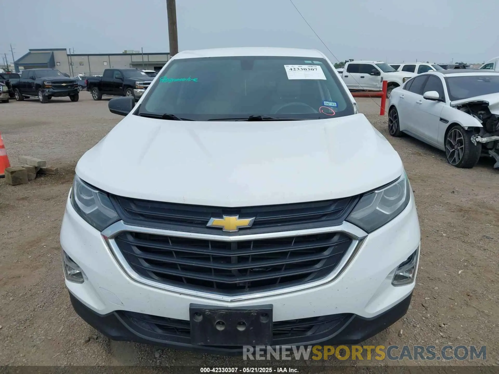 13 fotografías del automóvil dañado 2GNAXHEV0K6118103 CHEVROLET EQUINOX 2019