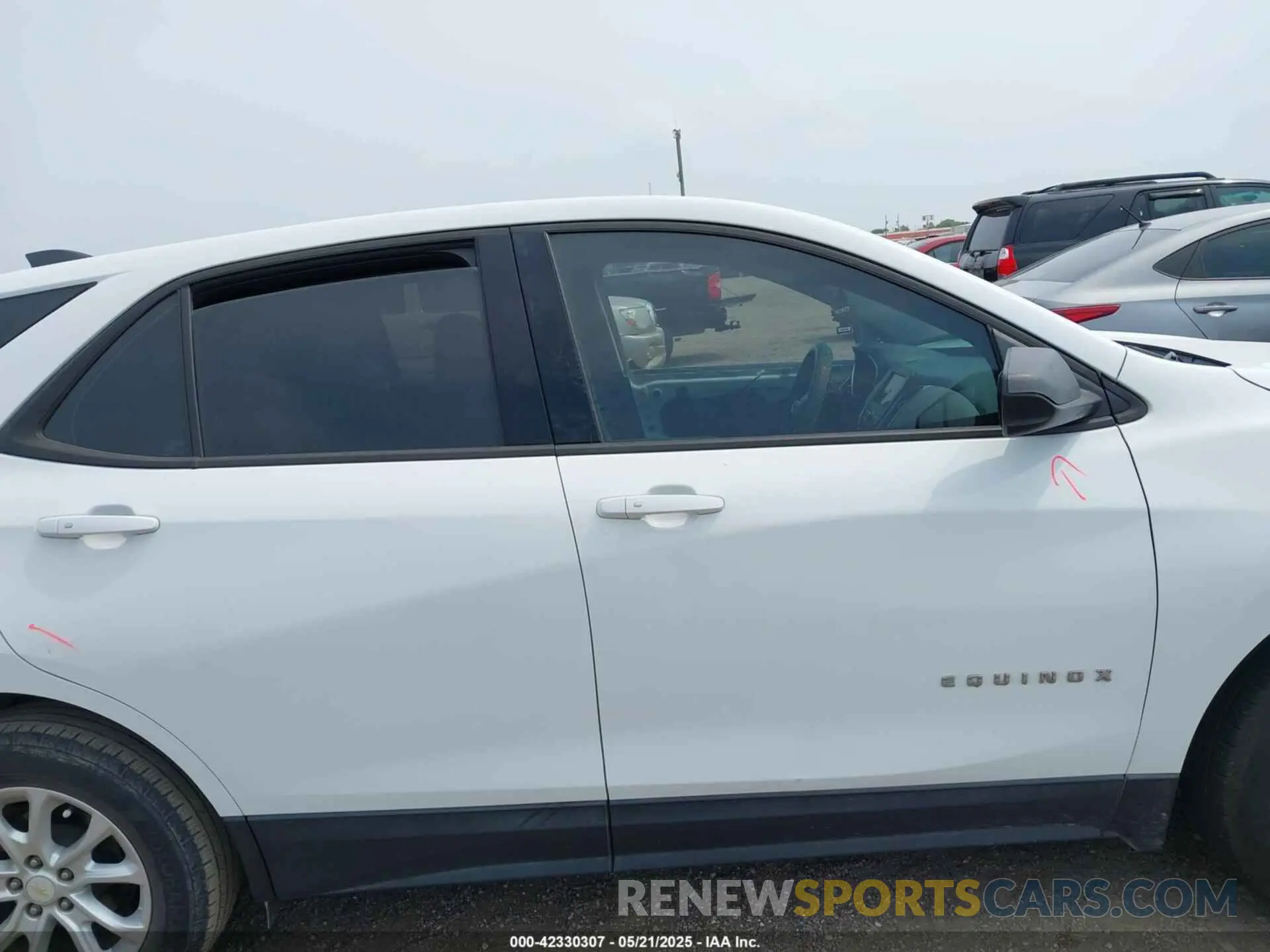 14 fotografías del automóvil dañado 2GNAXHEV0K6118103 CHEVROLET EQUINOX 2019