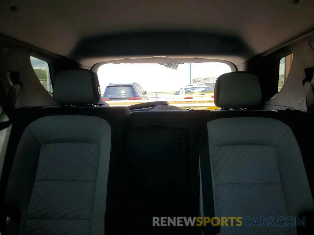 10 fotografías del automóvil dañado 2GNAXHEV0K6228598 CHEVROLET EQUINOX 2019