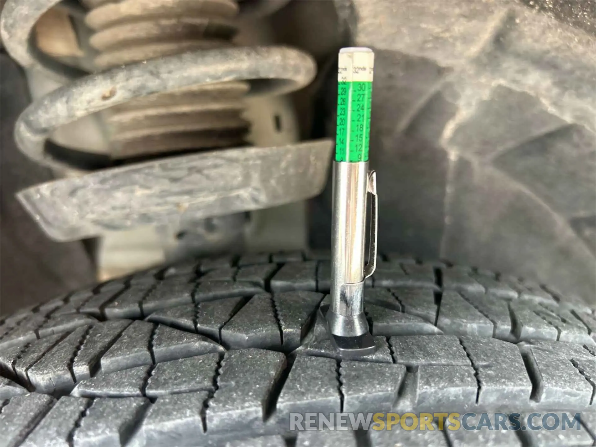 17 fotografías del automóvil dañado 2GNAXHEV1K6264770 CHEVROLET EQUINOX 2019
