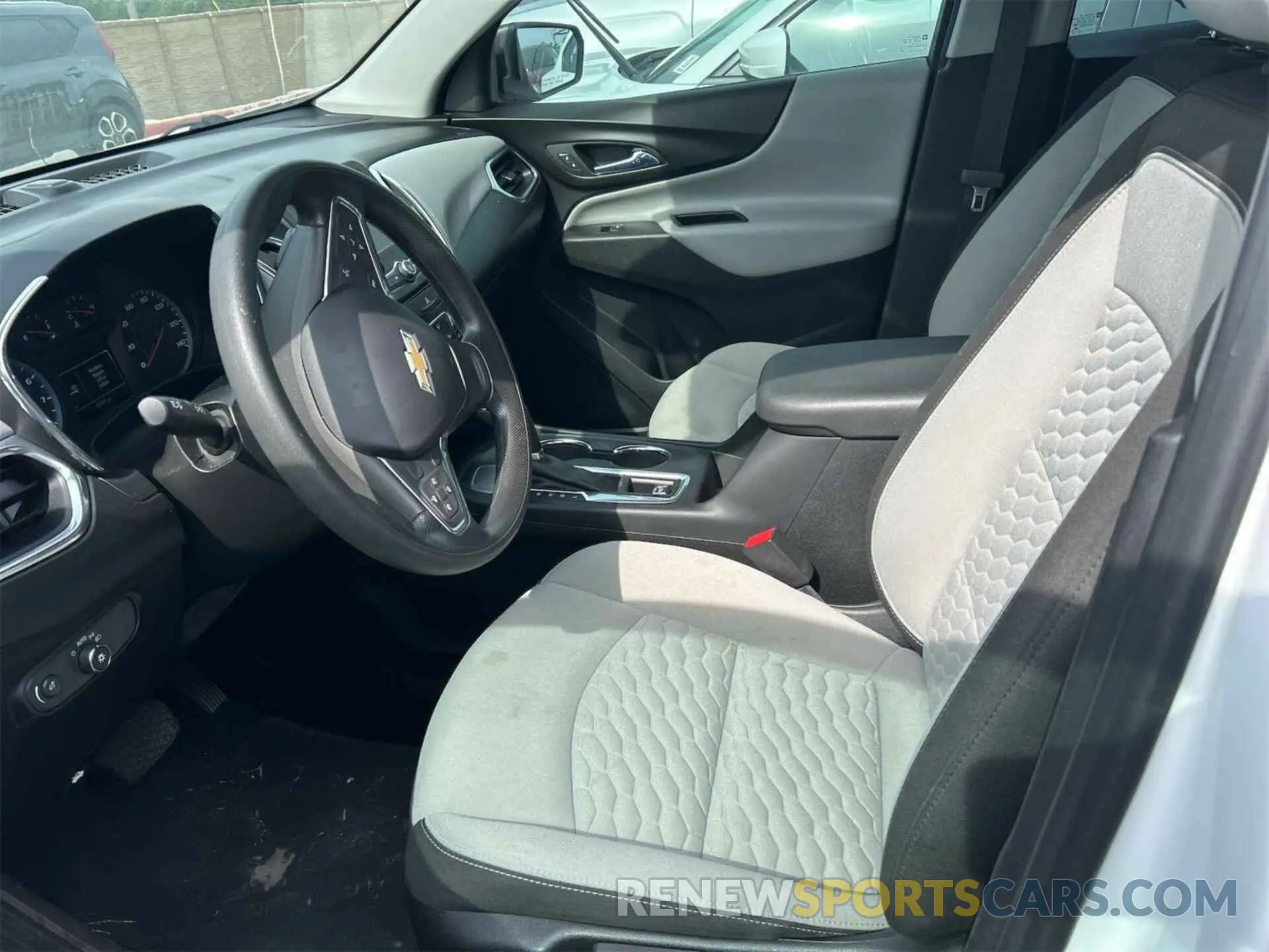 19 fotografías del automóvil dañado 2GNAXHEV1K6264770 CHEVROLET EQUINOX 2019