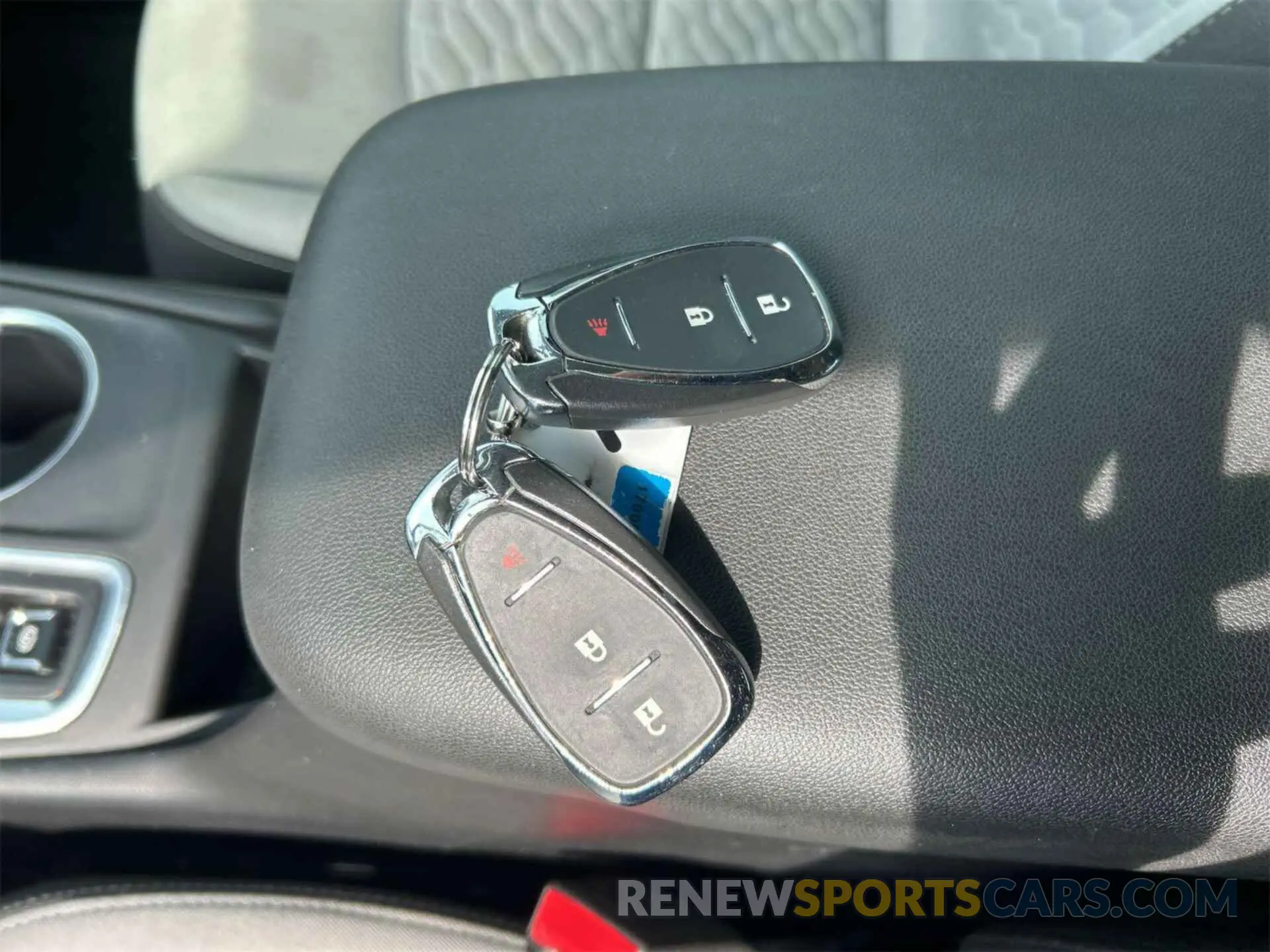 8 fotografías del automóvil dañado 2GNAXHEV1K6264770 CHEVROLET EQUINOX 2019