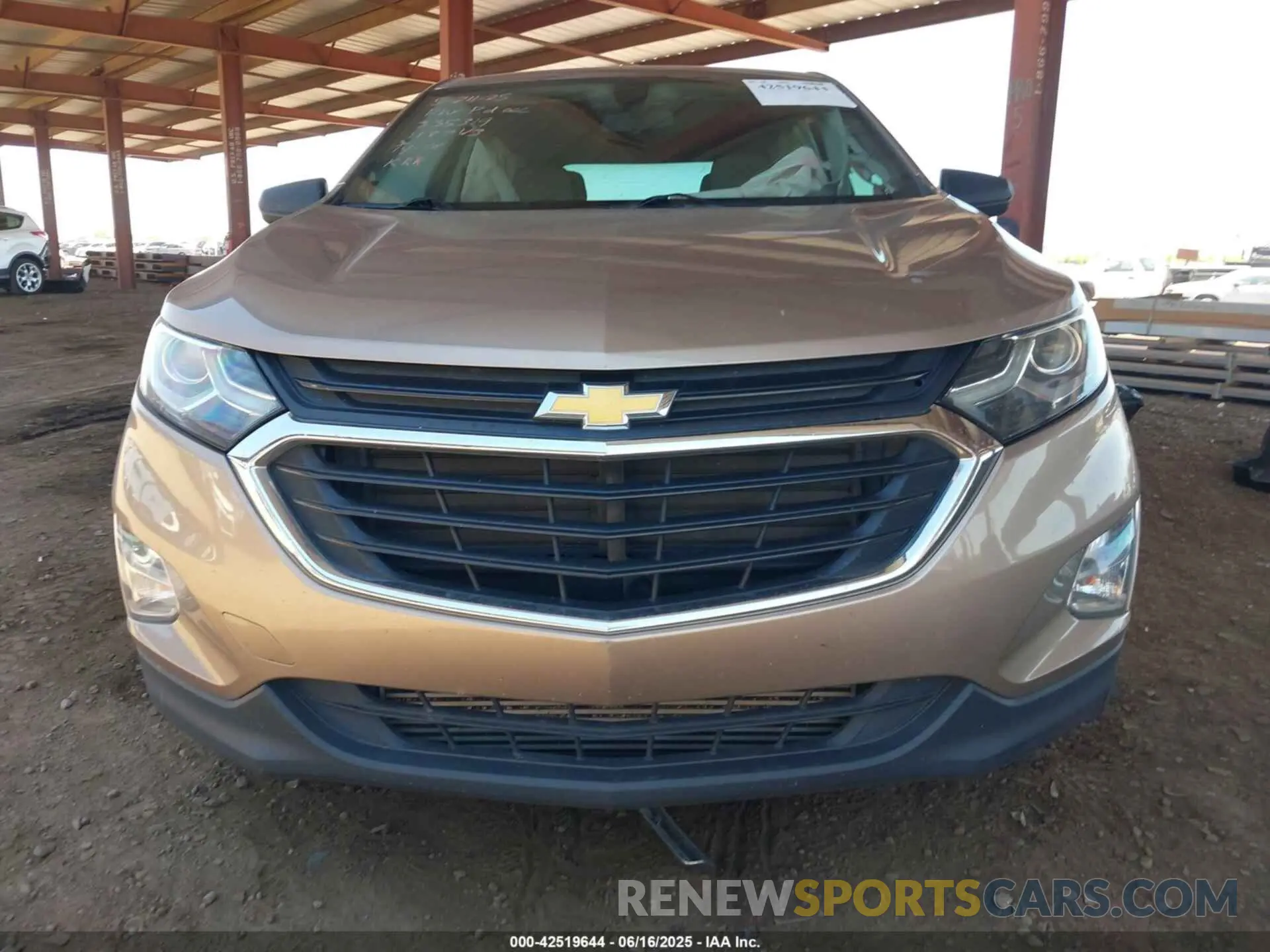 12 fotografías del automóvil dañado 2GNAXHEV3K6118743 CHEVROLET EQUINOX 2019
