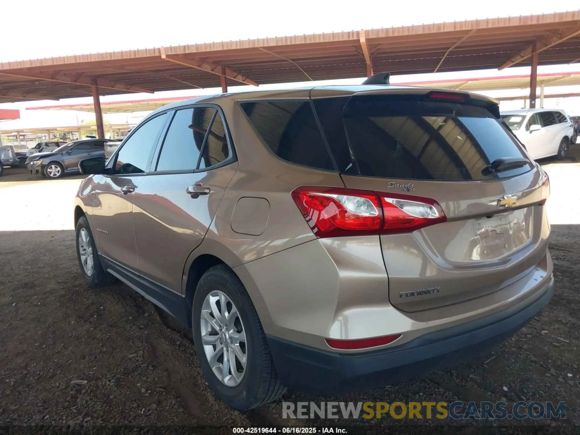 3 fotografías del automóvil dañado 2GNAXHEV3K6118743 CHEVROLET EQUINOX 2019