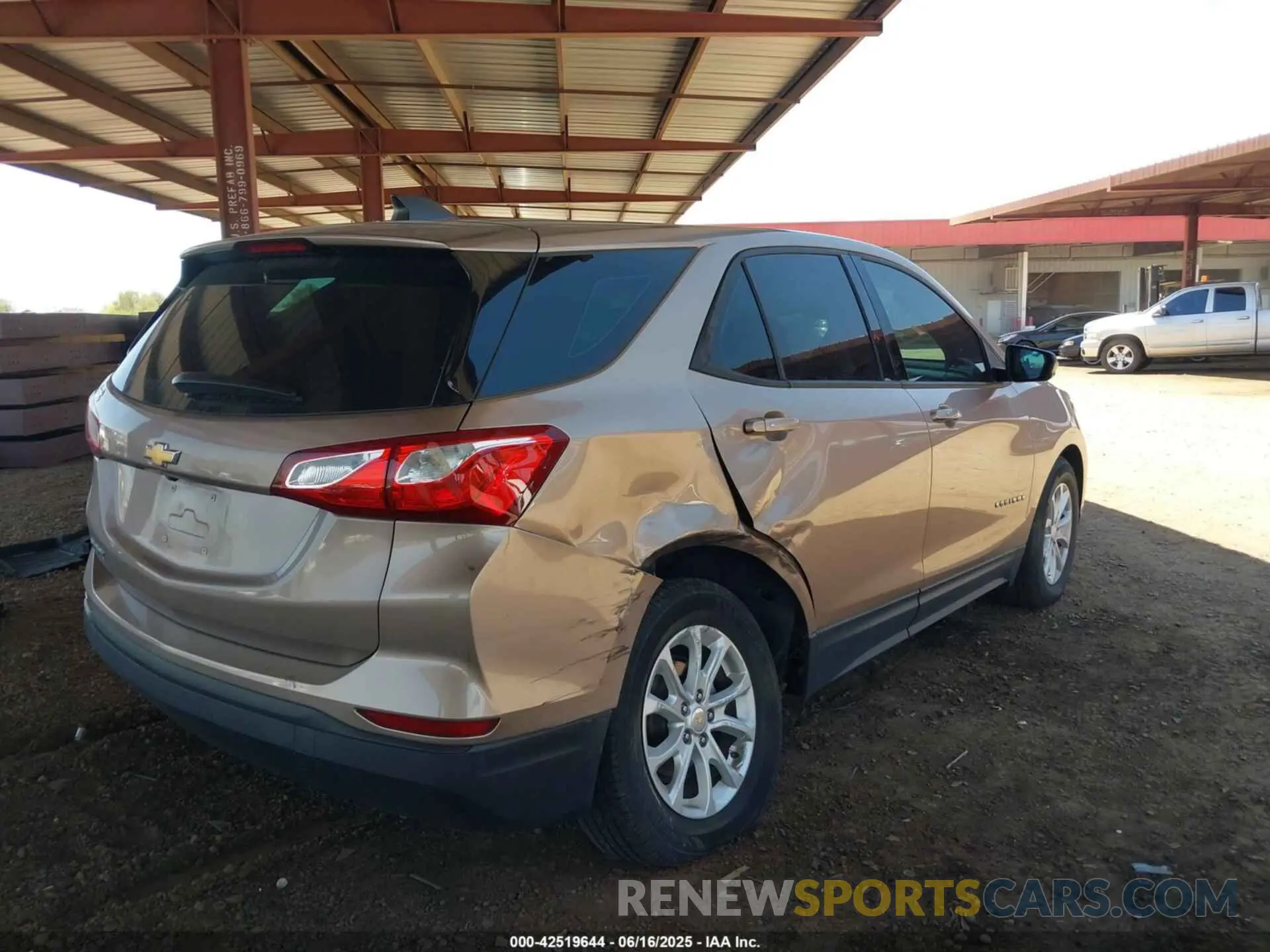 4 fotografías del automóvil dañado 2GNAXHEV3K6118743 CHEVROLET EQUINOX 2019