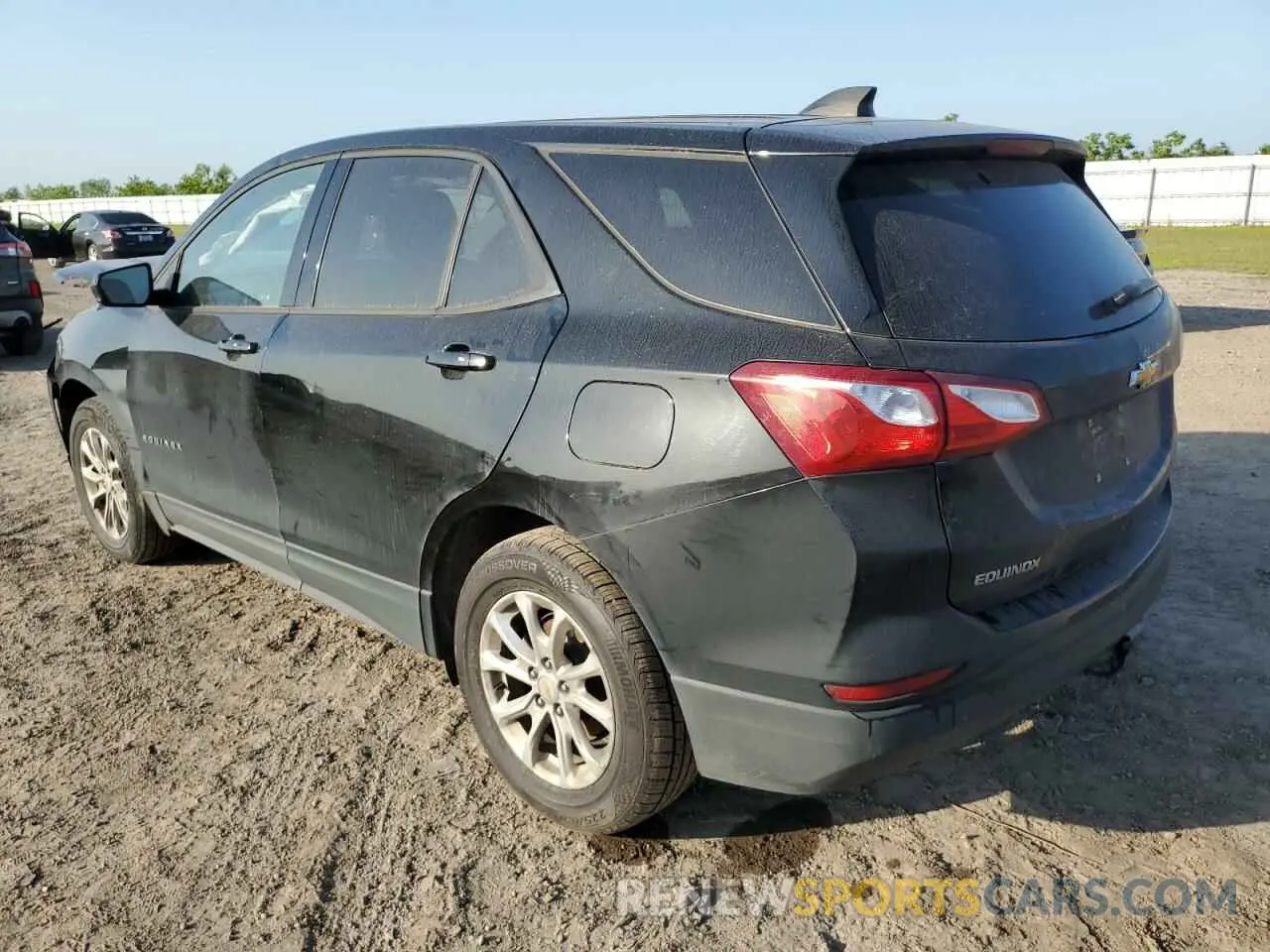 2 fotografías del automóvil dañado 2GNAXHEV3K6197699 CHEVROLET EQUINOX 2019