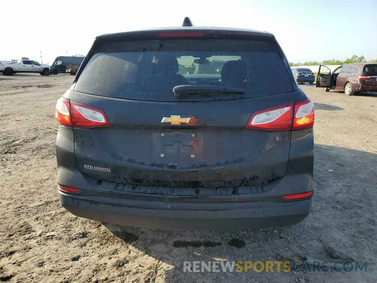 6 fotografías del automóvil dañado 2GNAXHEV3K6197699 CHEVROLET EQUINOX 2019