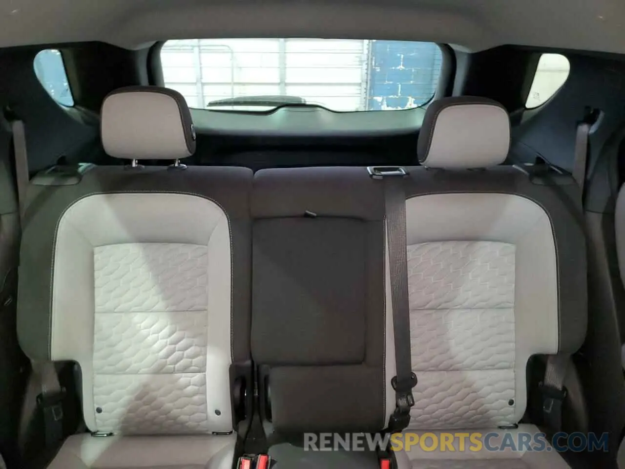 10 fotografías del automóvil dañado 2GNAXHEV3K6203596 CHEVROLET EQUINOX 2019