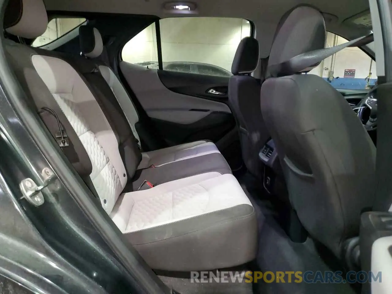 11 fotografías del automóvil dañado 2GNAXHEV3K6203596 CHEVROLET EQUINOX 2019