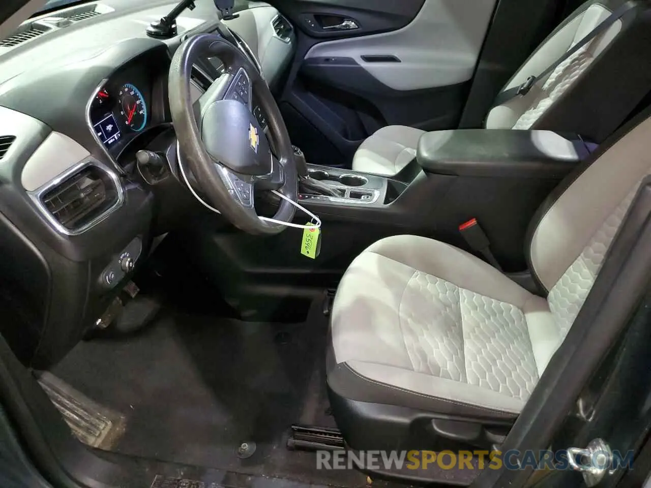 7 fotografías del automóvil dañado 2GNAXHEV3K6203596 CHEVROLET EQUINOX 2019