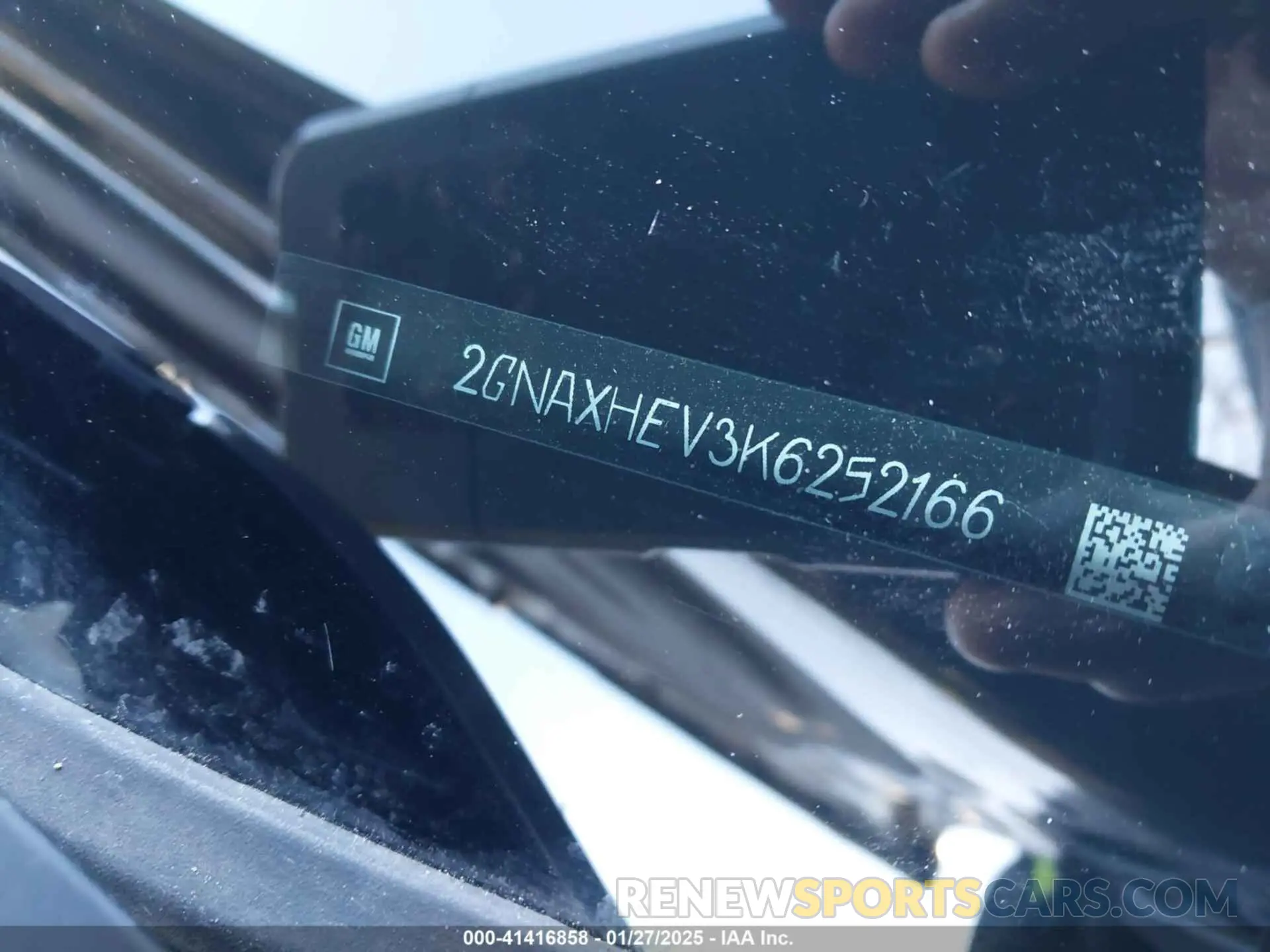 17 fotografías del automóvil dañado 2GNAXHEV3K6252166 CHEVROLET EQUINOX 2019
