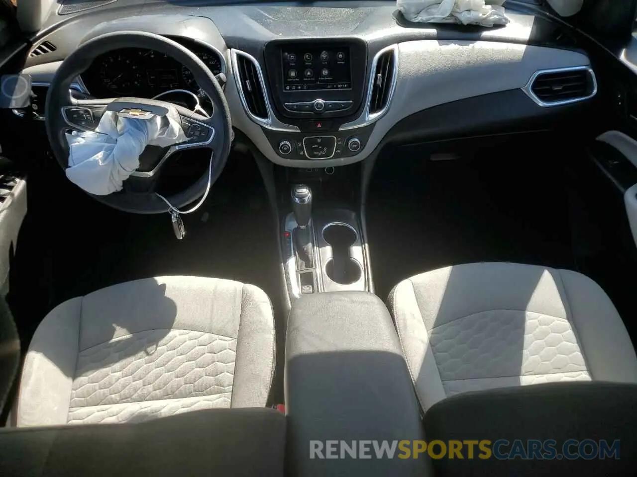 8 fotografías del automóvil dañado 2GNAXHEV3K6267265 CHEVROLET EQUINOX 2019