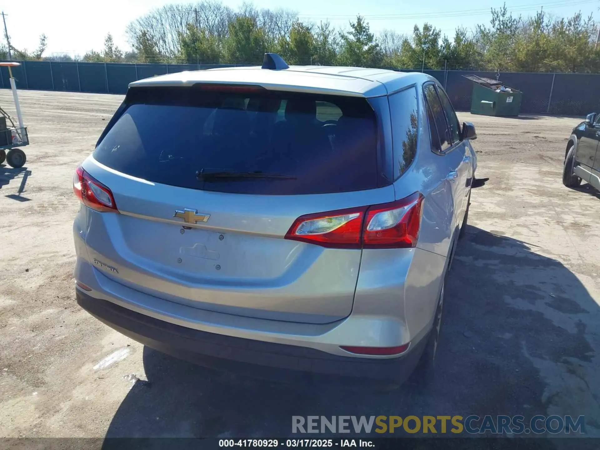 4 fotografías del automóvil dañado 2GNAXHEV4K6155073 CHEVROLET EQUINOX 2019