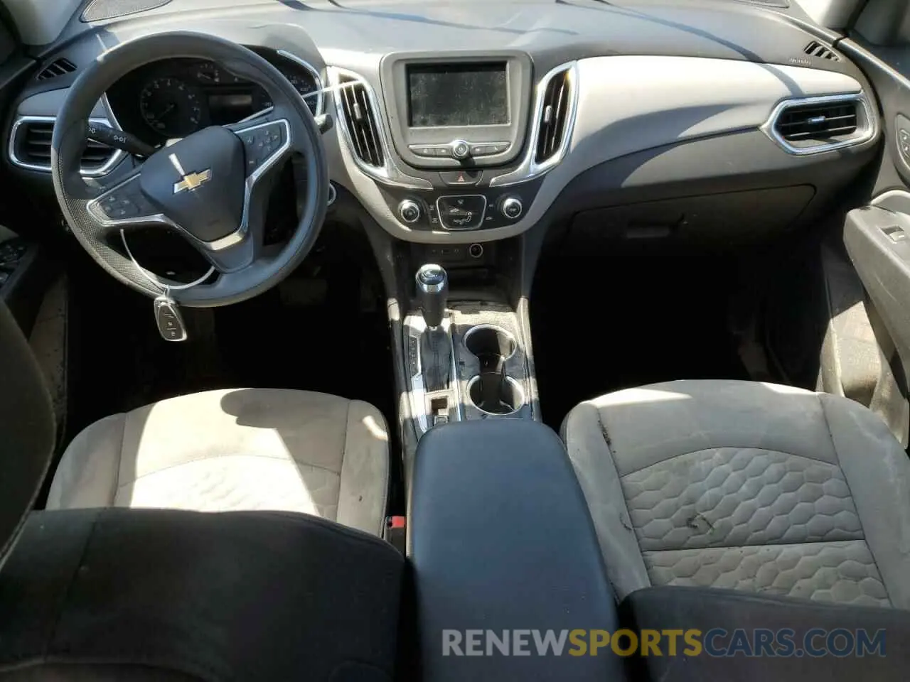 8 fotografías del automóvil dañado 2GNAXHEV4K6255075 CHEVROLET EQUINOX 2019