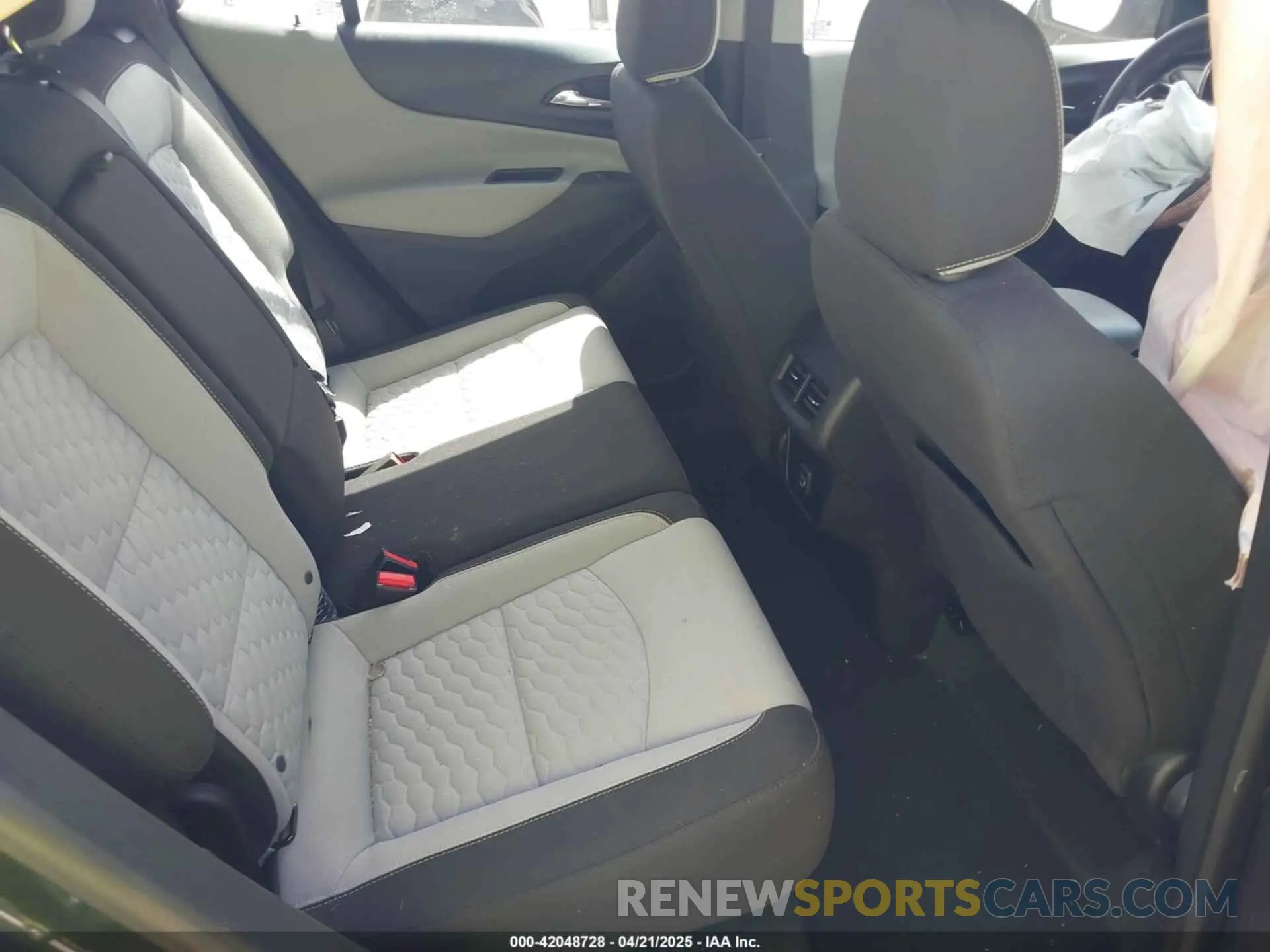8 fotografías del automóvil dañado 2GNAXHEV5K6150464 CHEVROLET EQUINOX 2019