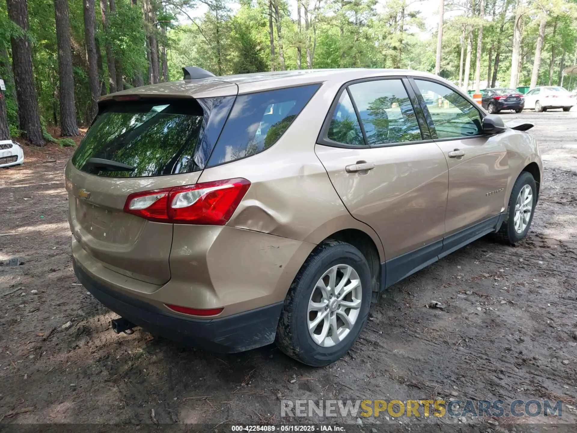 4 fotografías del automóvil dañado 2GNAXHEV5K6216902 CHEVROLET EQUINOX 2019