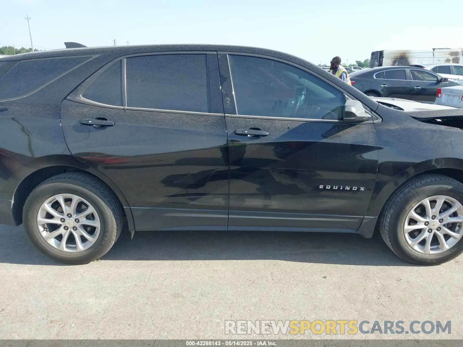 13 fotografías del automóvil dañado 2GNAXHEV5K6304655 CHEVROLET EQUINOX 2019
