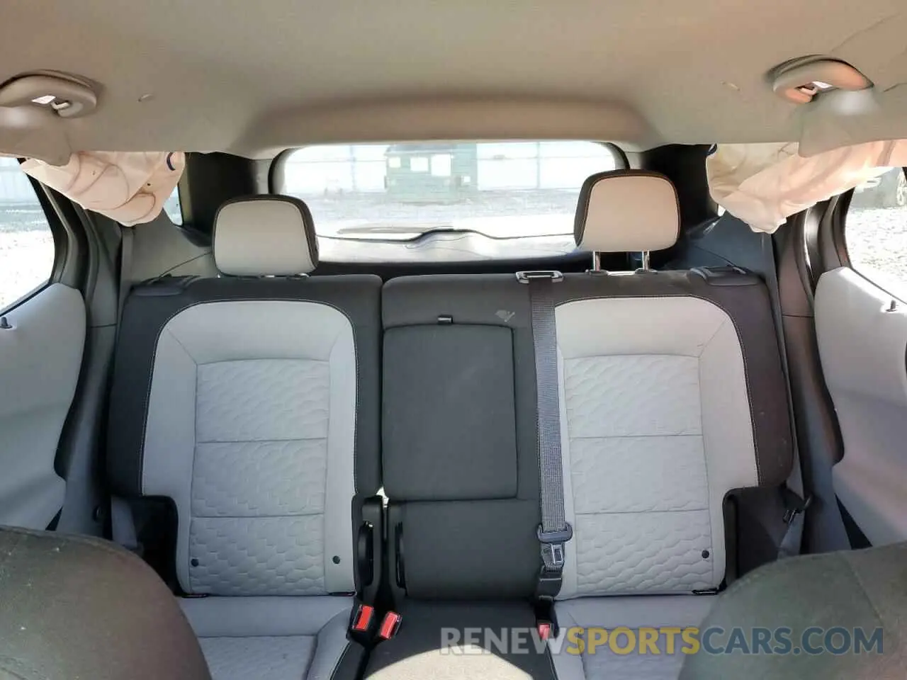 10 fotografías del automóvil dañado 2GNAXHEV6K6152806 CHEVROLET EQUINOX 2019