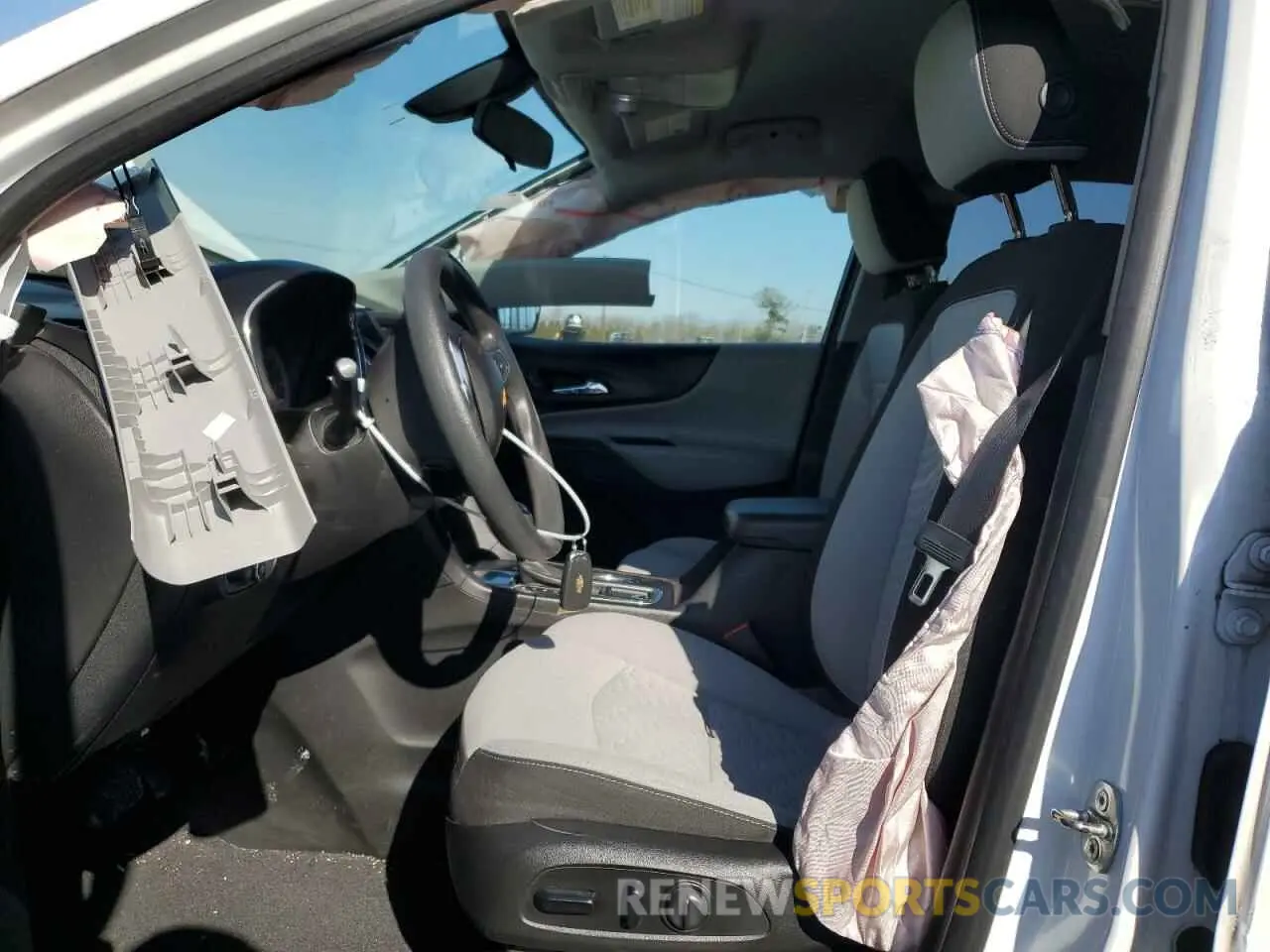 7 fotografías del automóvil dañado 2GNAXHEV6K6152806 CHEVROLET EQUINOX 2019