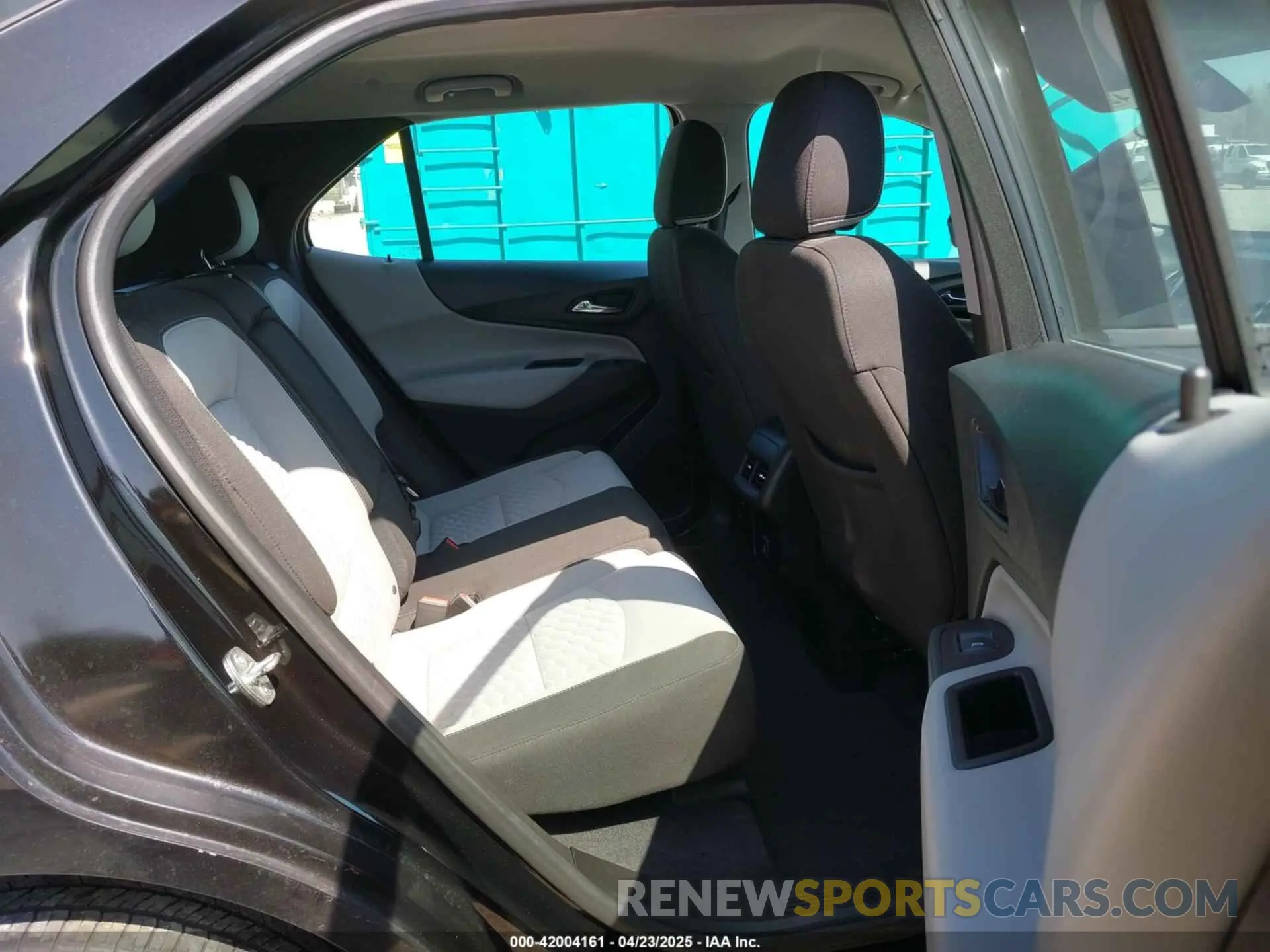 8 fotografías del automóvil dañado 2GNAXHEV7K6212446 CHEVROLET EQUINOX 2019