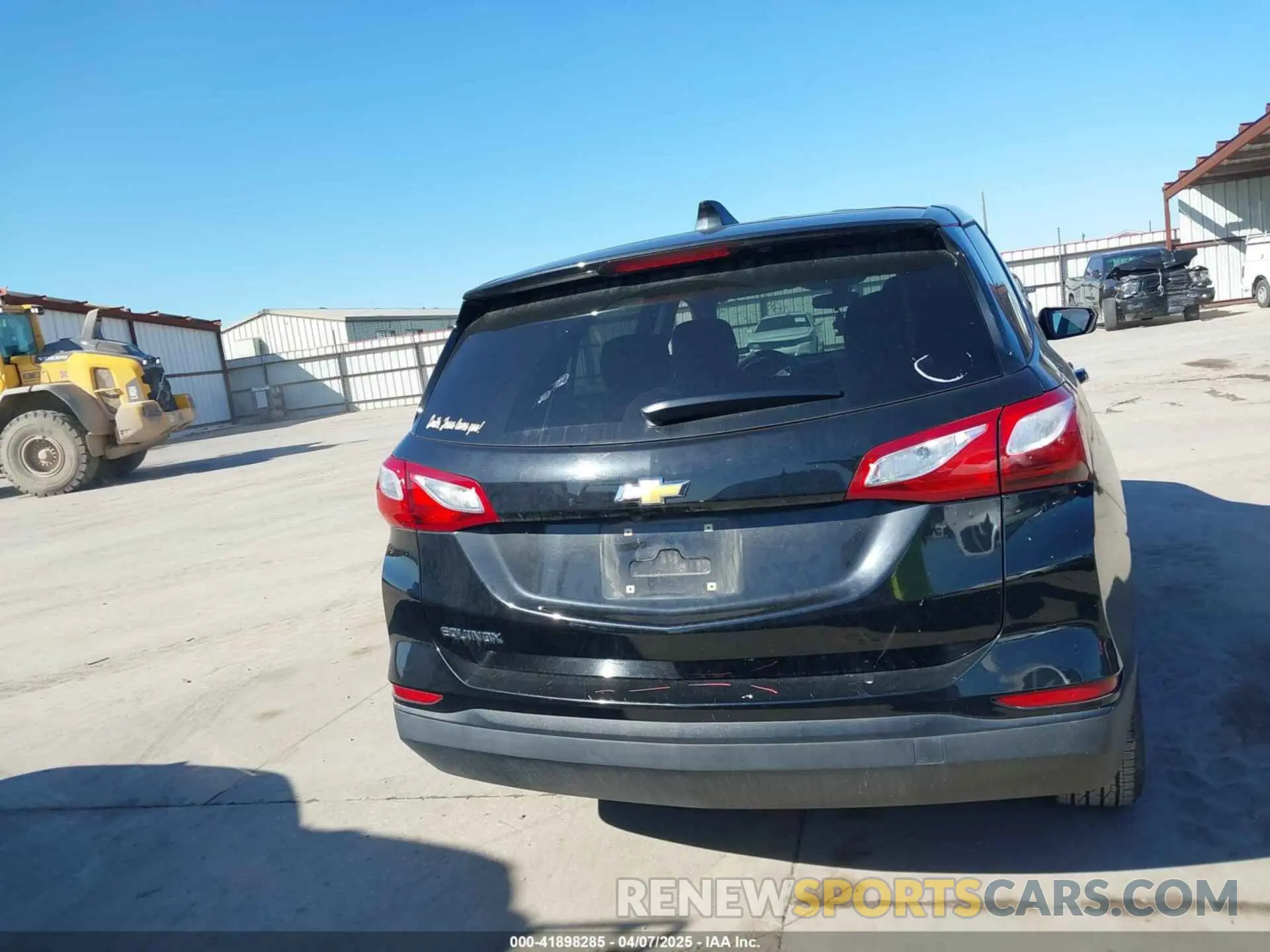 16 fotografías del automóvil dañado 2GNAXHEV7K6244104 CHEVROLET EQUINOX 2019