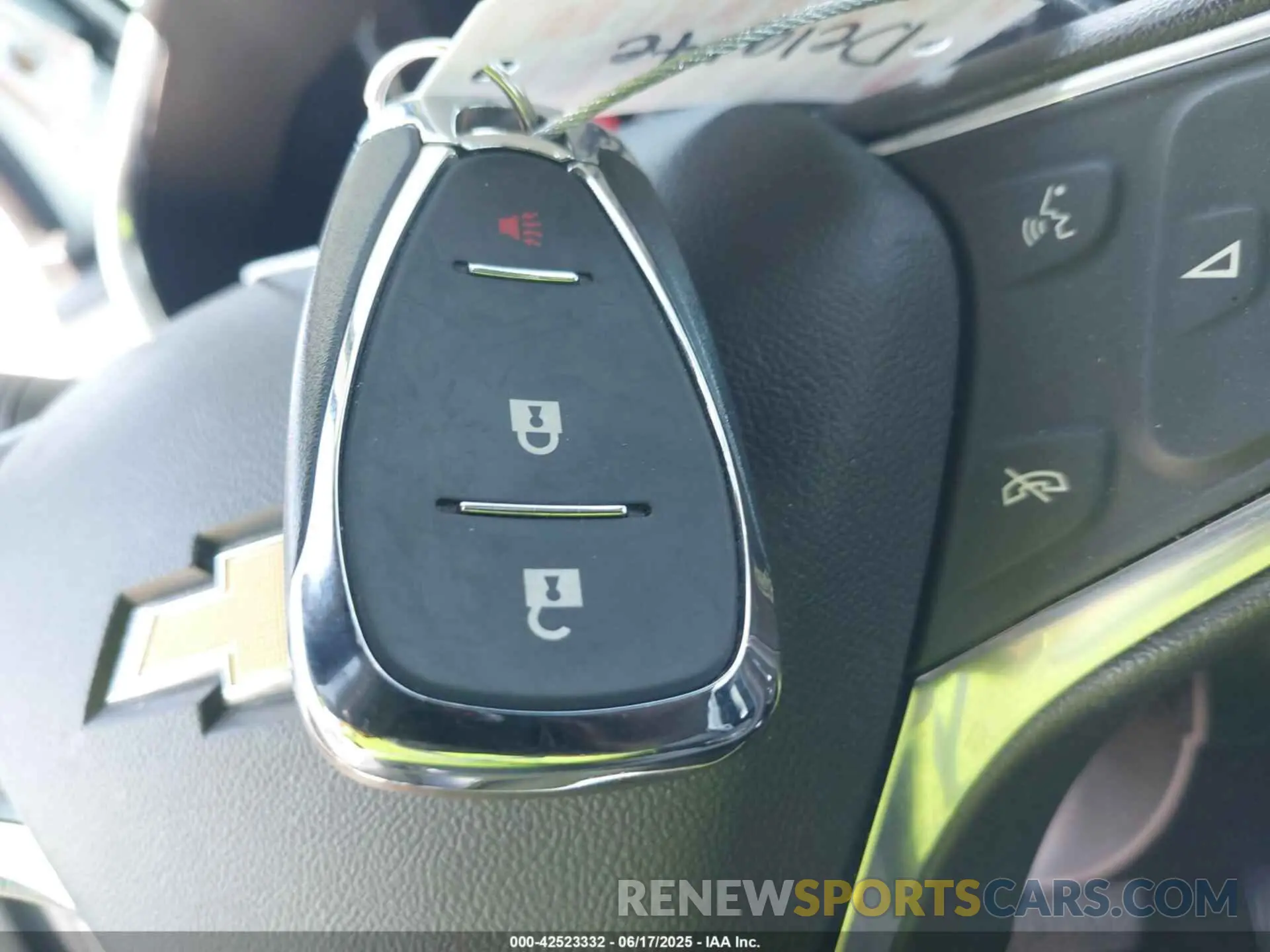 11 fotografías del automóvil dañado 2GNAXHEV7K6264577 CHEVROLET EQUINOX 2019