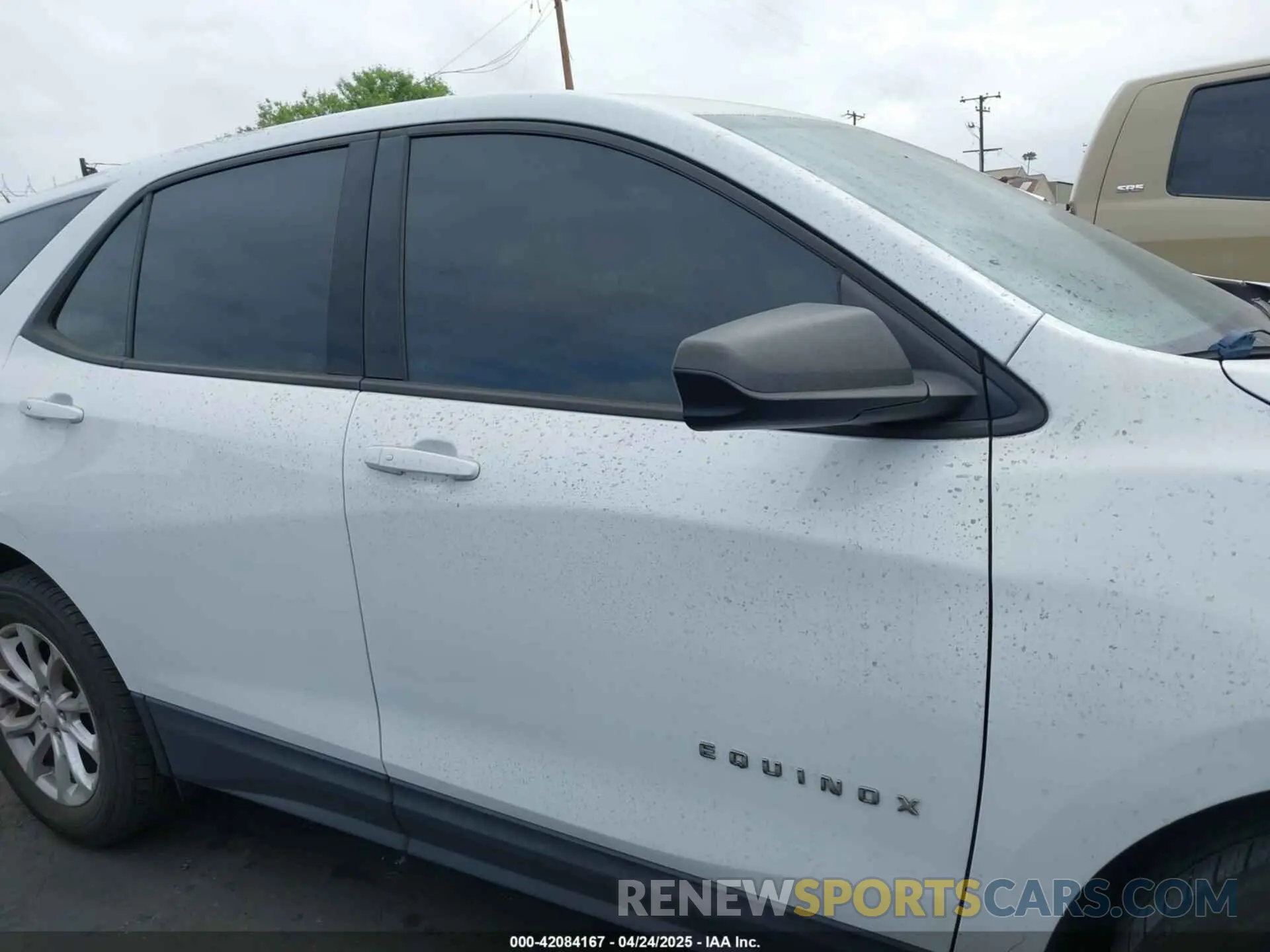 14 fotografías del automóvil dañado 2GNAXHEV8K6108399 CHEVROLET EQUINOX 2019