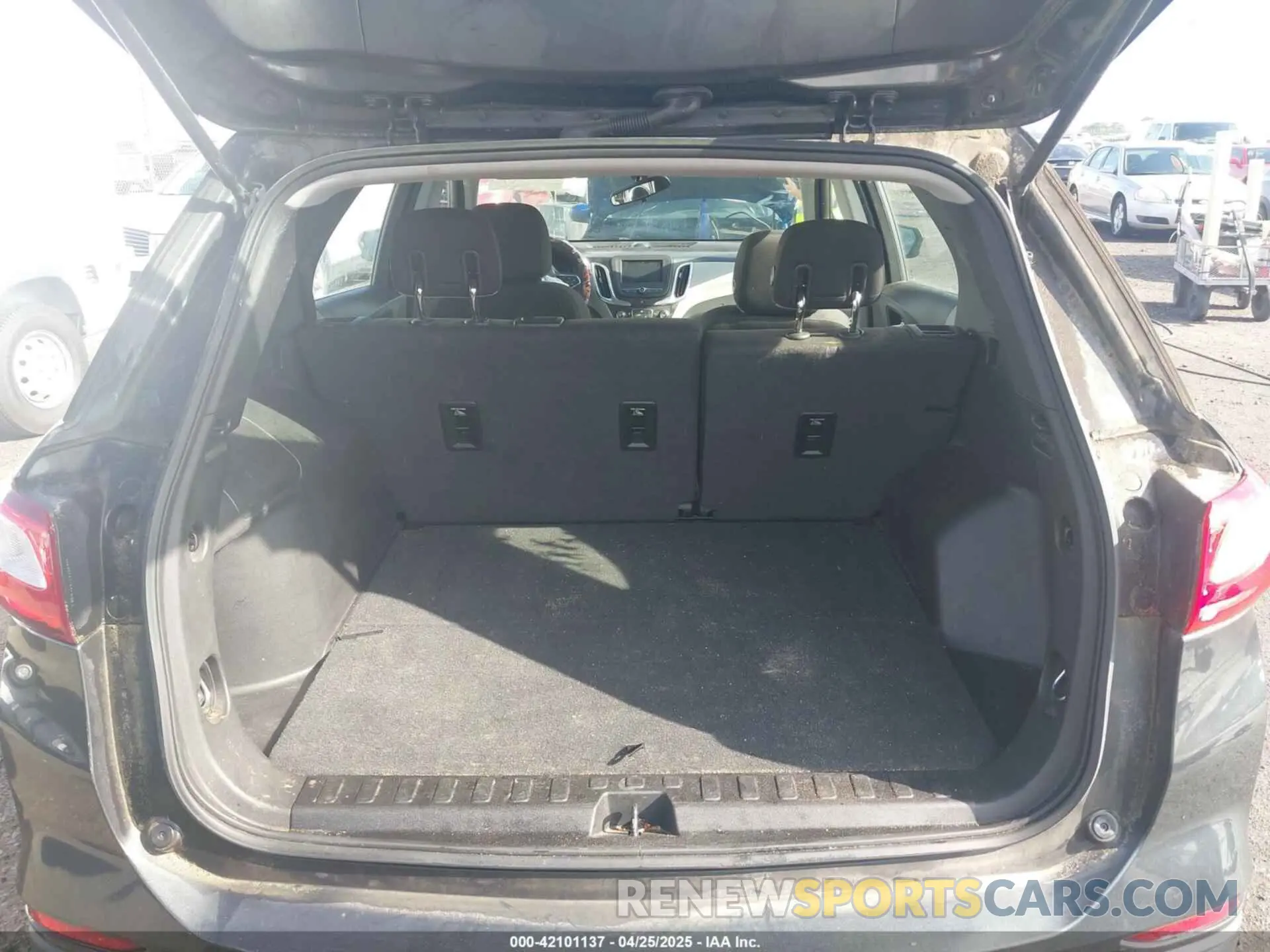 17 fotografías del automóvil dañado 2GNAXHEV9K6146286 CHEVROLET EQUINOX 2019