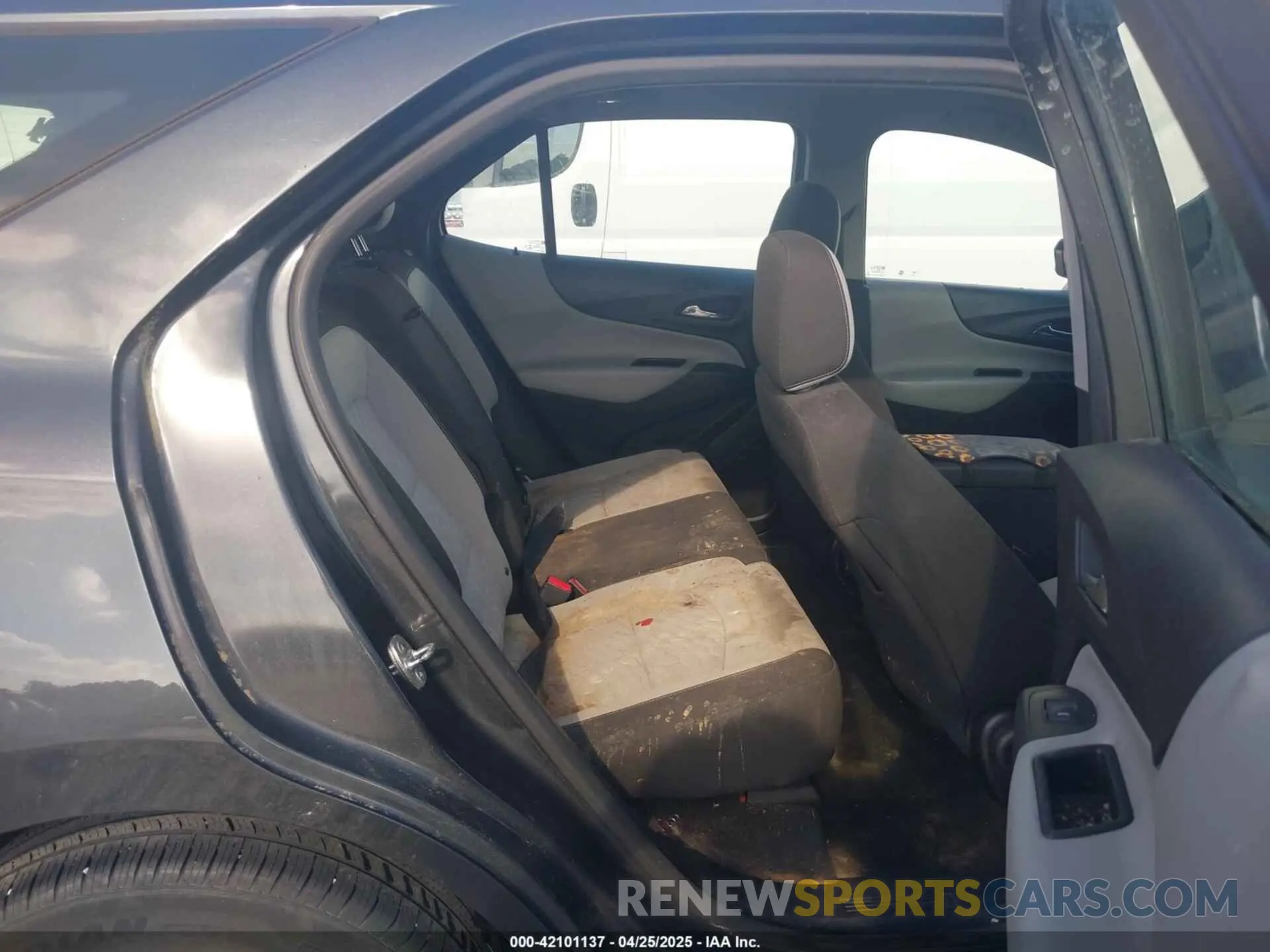 8 fotografías del automóvil dañado 2GNAXHEV9K6146286 CHEVROLET EQUINOX 2019