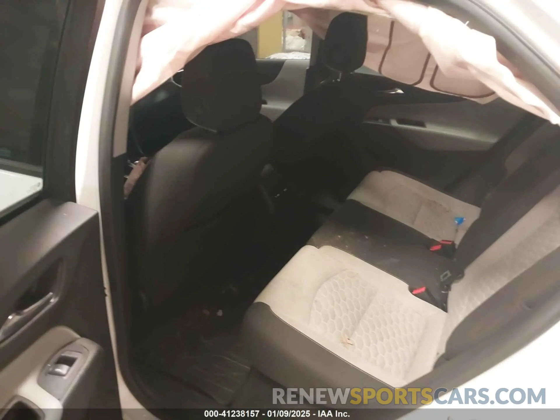 8 fotografías del automóvil dañado 2GNAXHEV9K6196119 CHEVROLET EQUINOX 2019