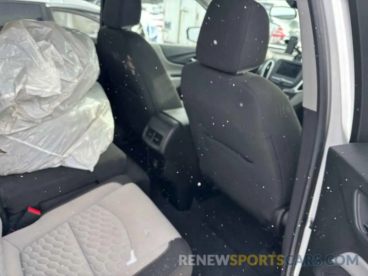 9 fotografías del automóvil dañado 2GNAXHEV9K6262457 CHEVROLET EQUINOX 2019