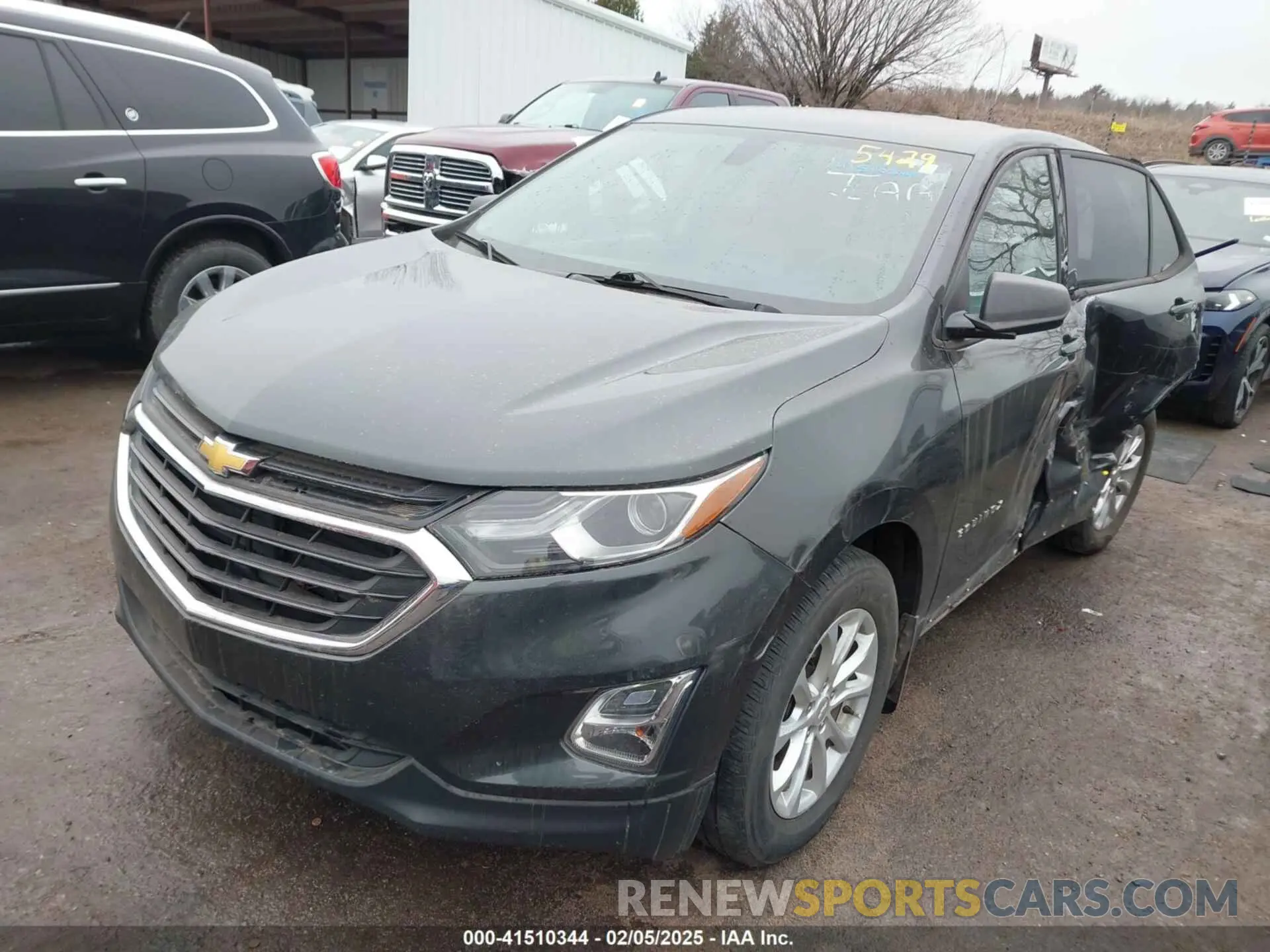 2 fotografías del automóvil dañado 2GNAXHEV9K6285429 CHEVROLET EQUINOX 2019