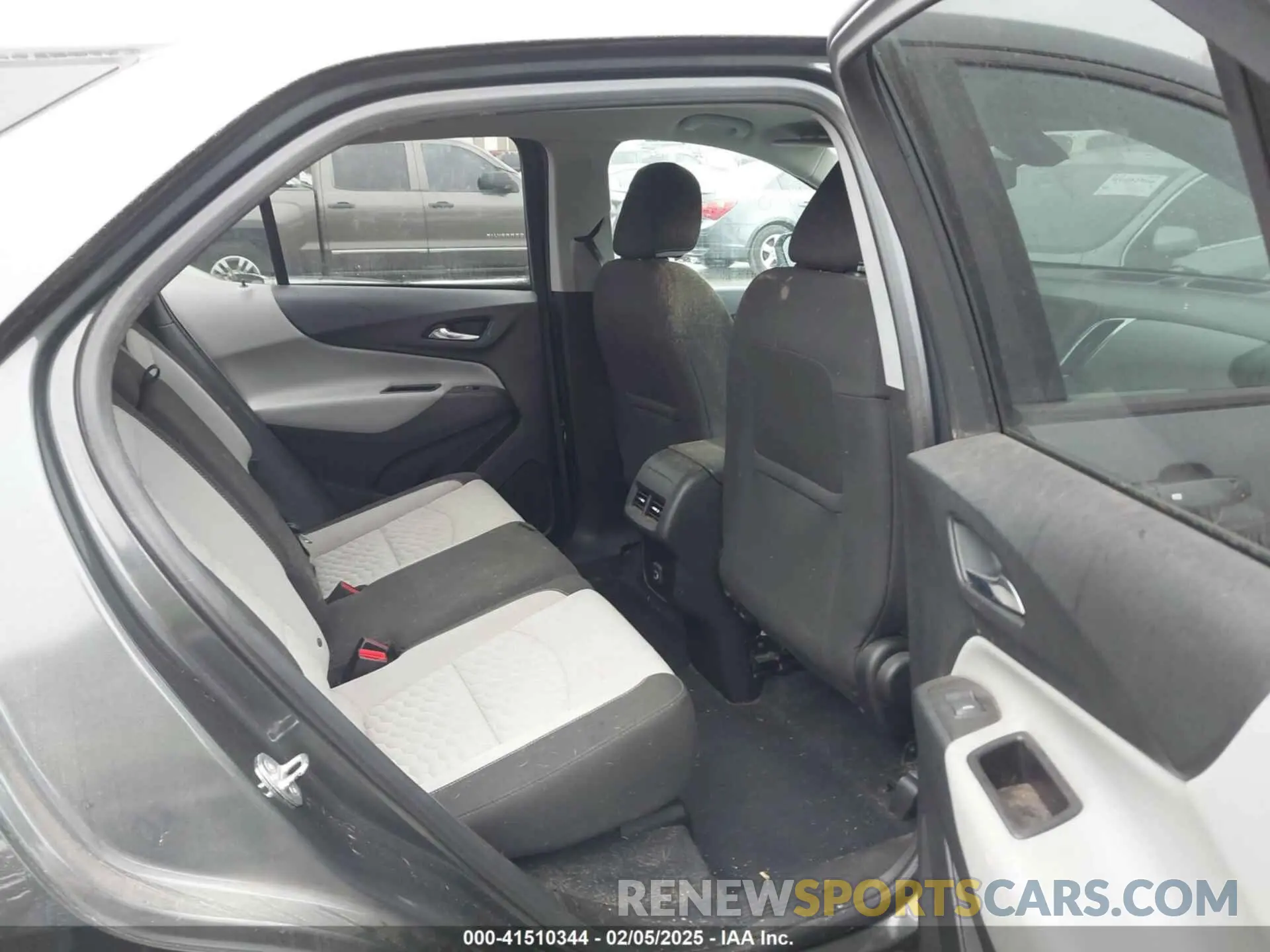 8 fotografías del automóvil dañado 2GNAXHEV9K6285429 CHEVROLET EQUINOX 2019