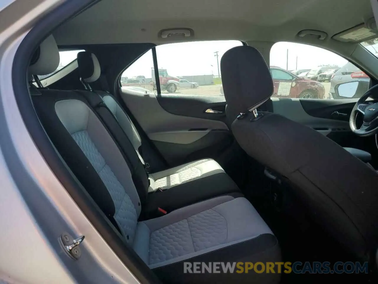 11 fotografías del automóvil dañado 2GNAXHEVXK6201103 CHEVROLET EQUINOX 2019